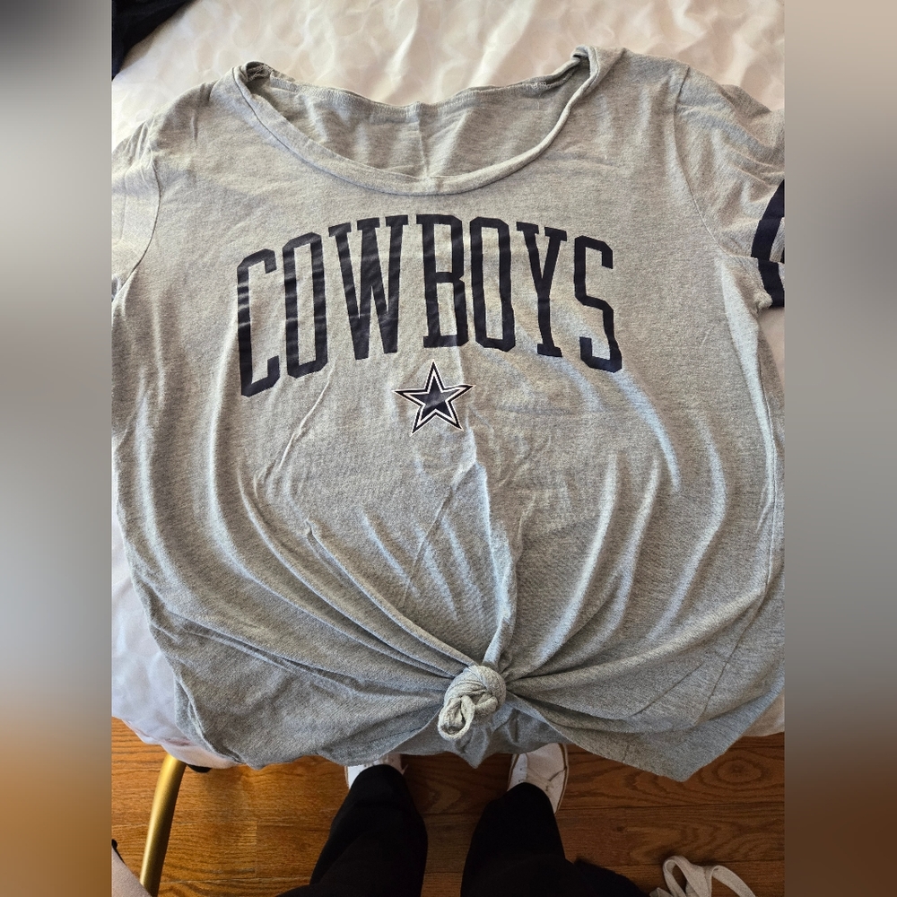 Women's Dallas Cowboys shirts